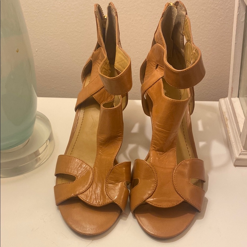 Going on a beach vacation? Chic Tan Leather Sandals